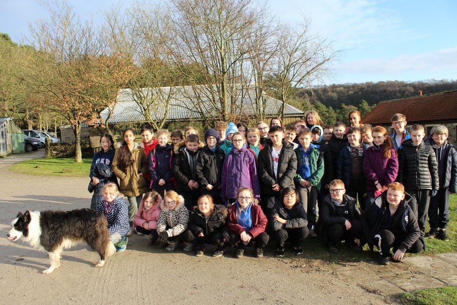 Y6 with Stan the Peat Rigg mascot!