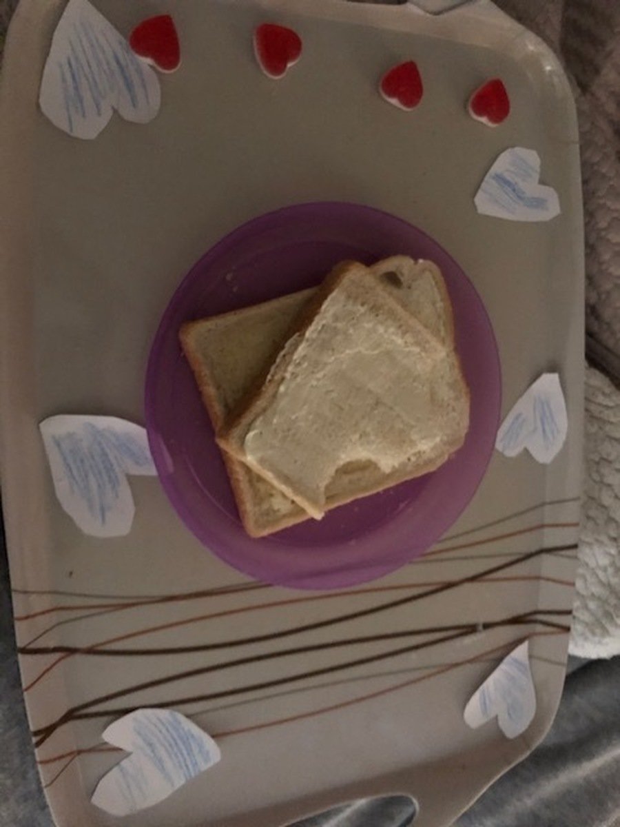 Year 3 - Ayla, breakfast in bed for Mum.