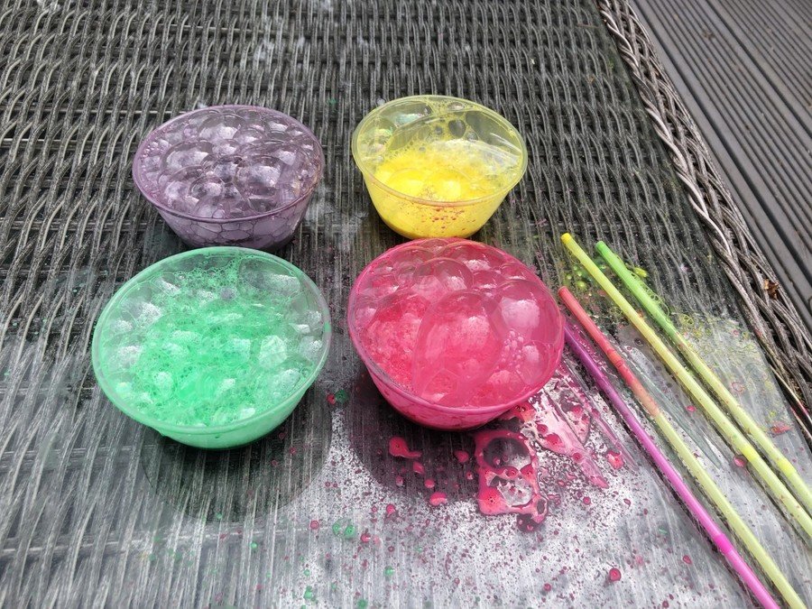 Bubble paint in various colours