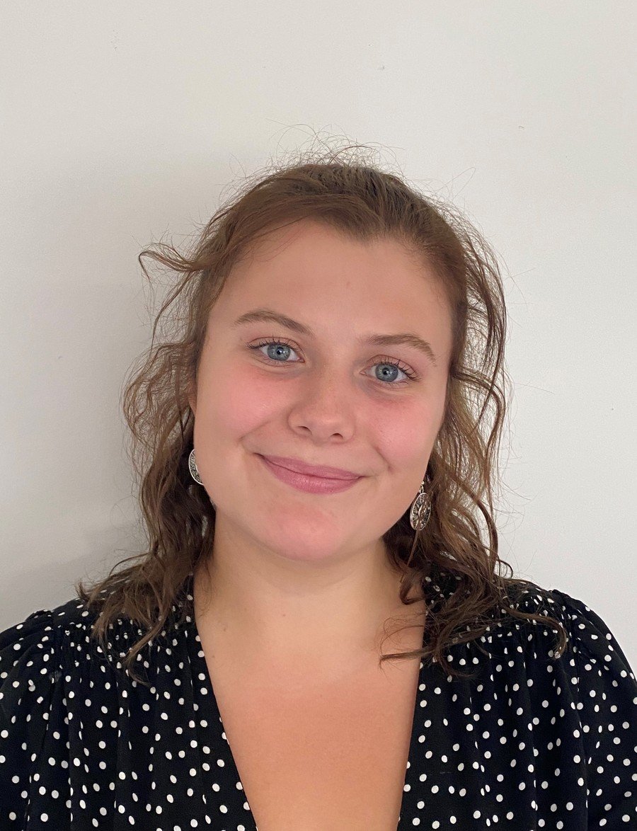 Miss Simmons - Teaching Assistant & Breakfast Club Supervisor Miss Simmons - Teaching Assistant & Breakfast Club Supervisor