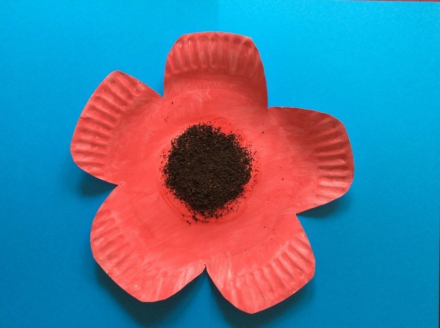 Paper plate poppy