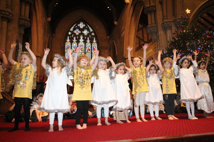 Suddenly a host of angels appeared in the sky.