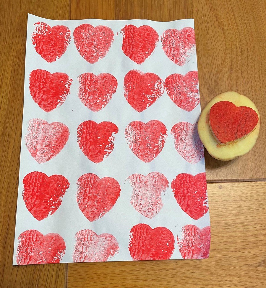 Red heart pattern print