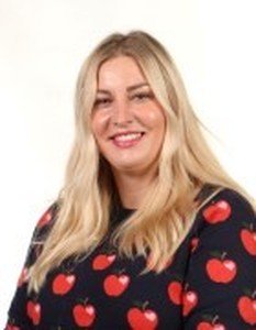 Martyna Kunzie<br>Teaching Assistant