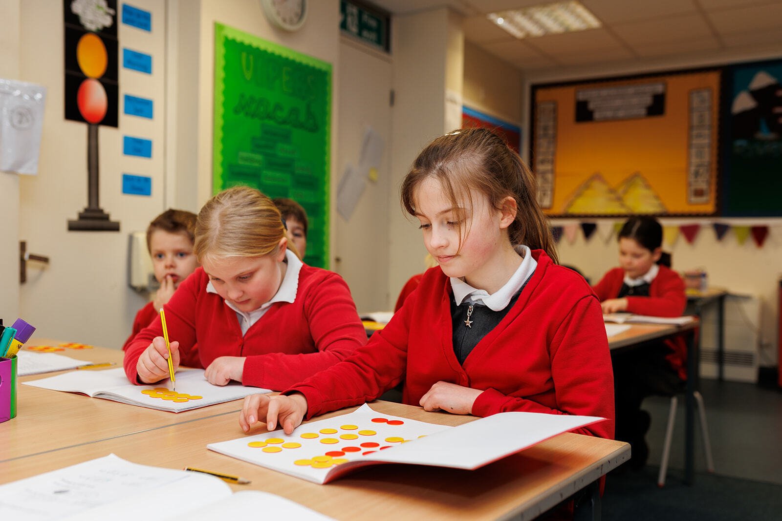 Featherstone Primary School - Home