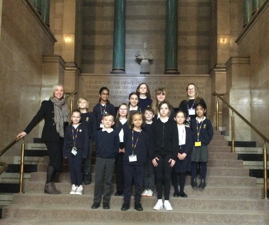 Our Diversity Developers visited the Civic Hall in Leeds to meet the Lord Mayor and ask questions about the 2023 City of Culture. The children enjoyed a guided tour around the building and even visited the East and West rooms to see paintings and photographs of all the previous Lord Mayors of Leeds.