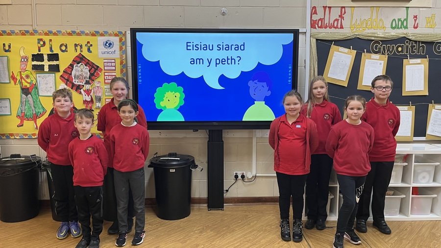 Dyma ni yn baron i cynnal gwasanaeth i plant yr ysgol