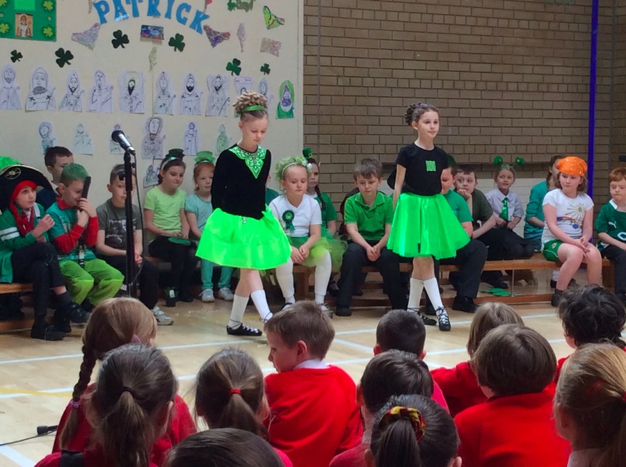 Beautiful Irish dancing girls!