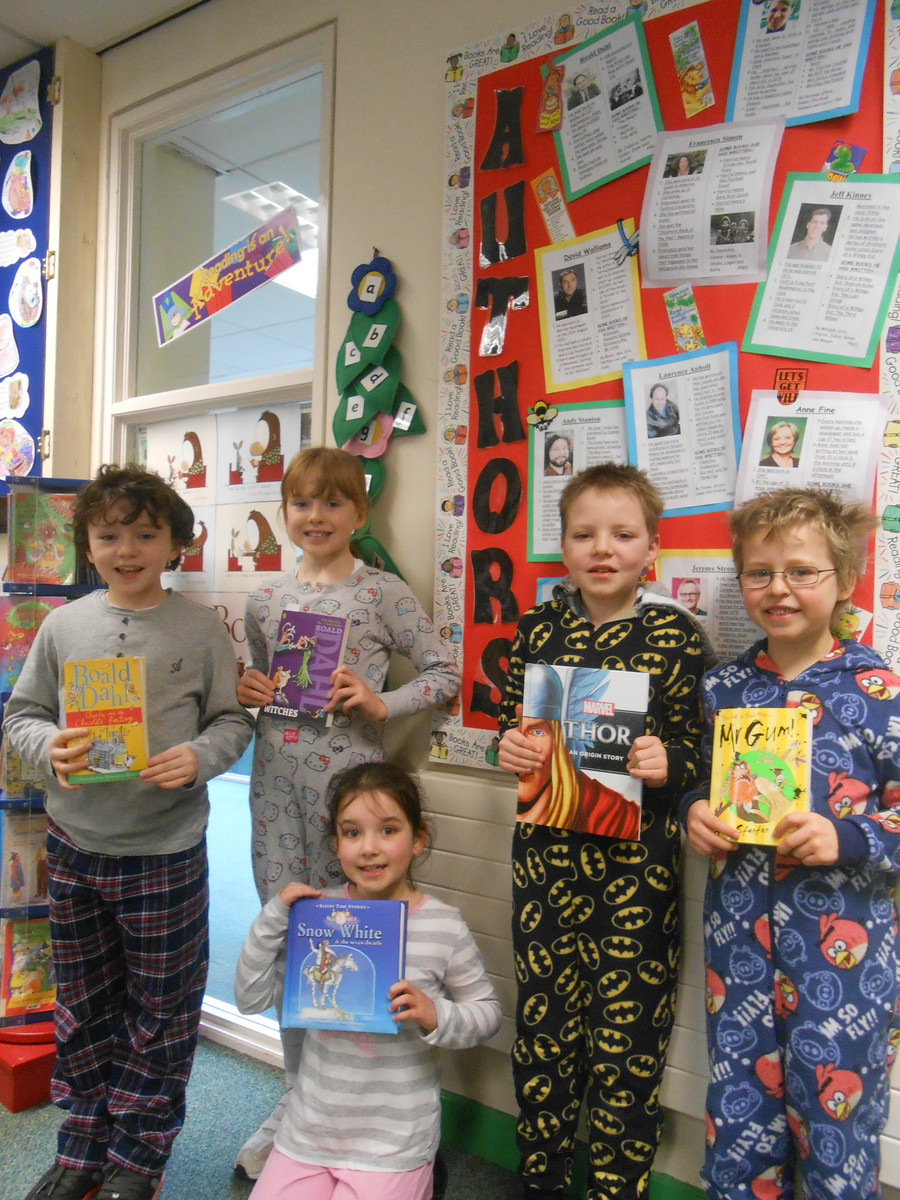P.4 show off their favourite books.