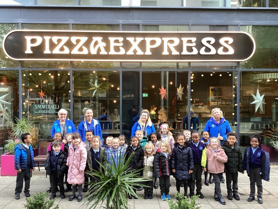 The children had an amazing time at Pizza Express, discovering where food comes from and learning about the different uses of various ingredients. They then got hands-on by creating their own pizzas—rolling out the dough on flour, adding all the toppings, and transferring their creations to a tray for baking. The best part, of course, was the grand finale: savoring and enjoying their delicious handmade pizzas! 