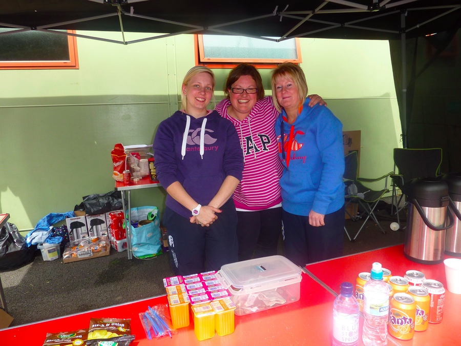 Some of our parent helpers who worked hard to ensure no-one was hungry or thirsty