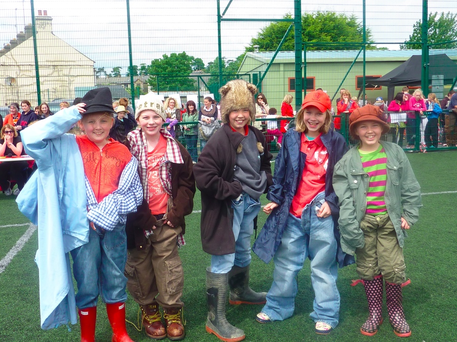 Looking cool girls!