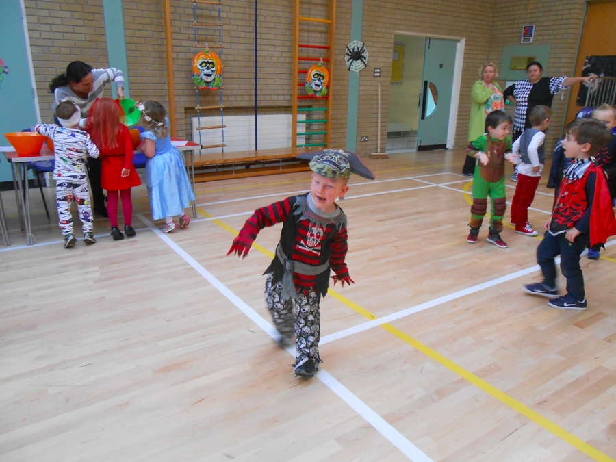 Riley in P.1 enjoys having a dance! Riley in P.1 enjoys having a dance!