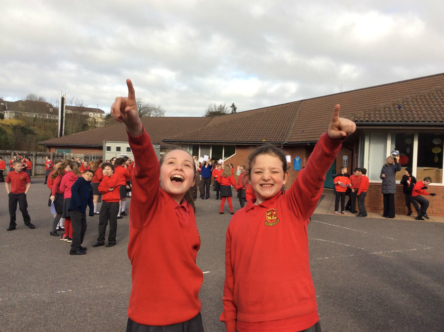 katie and Lucy look to the skies!