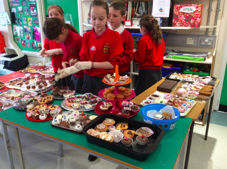 P.3/4 stall and sellers are all ready to start!!