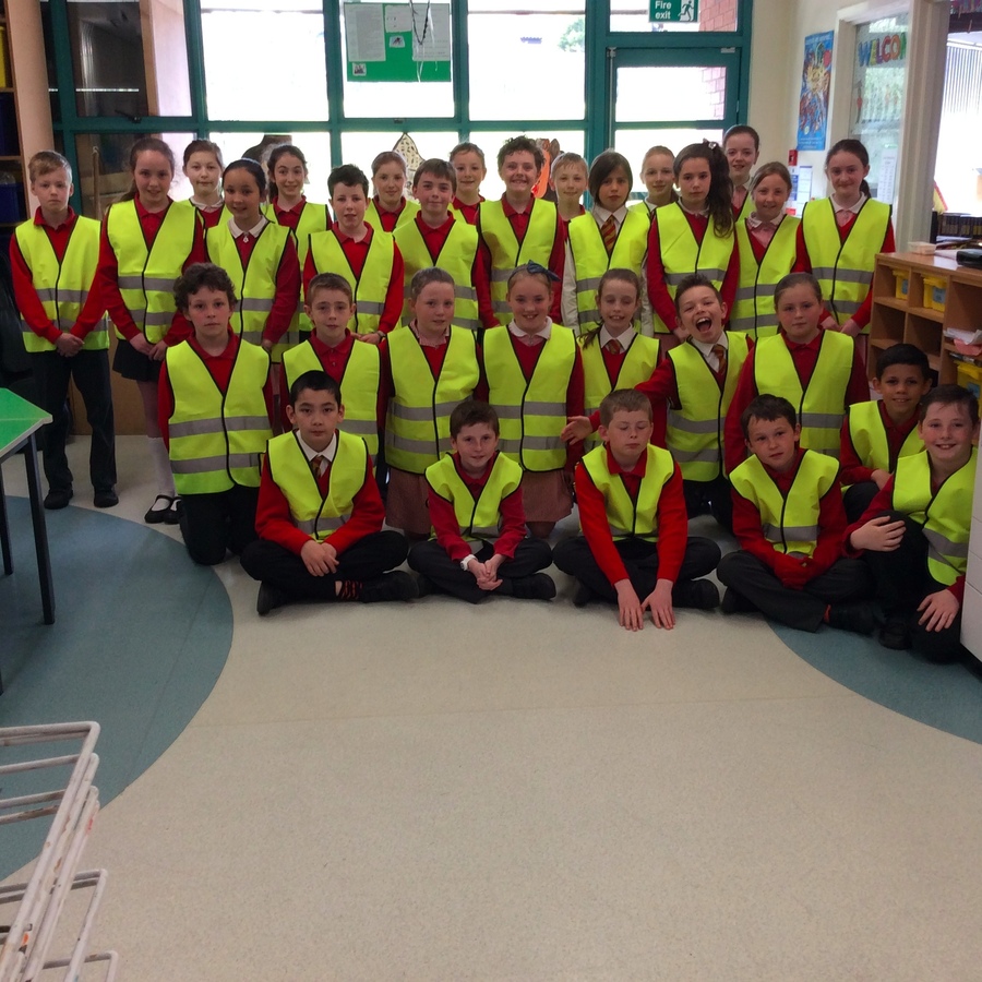 Don’t the Primary 6T children look eye catching in their new jackets?