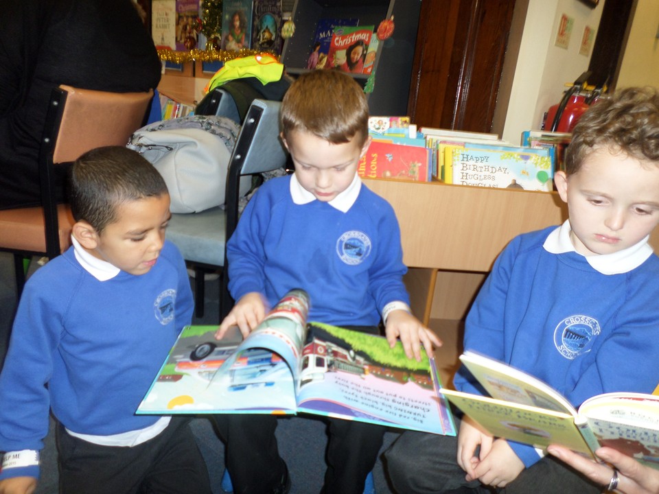 Crossgates Primary School - Visit to Milnrow library