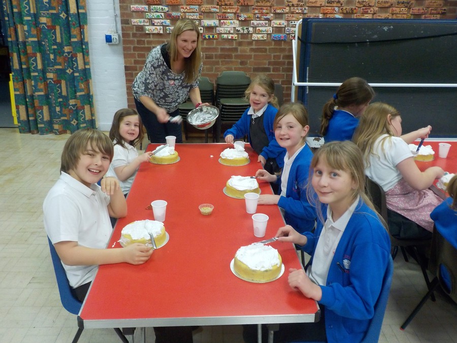 FoS Cake Decorating
