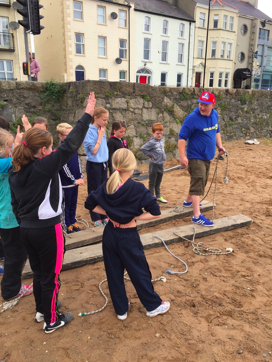 P.6S enjoy fun team games