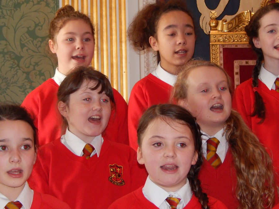 Sweet singing to entertain everyone  at Hillsborough Castle.