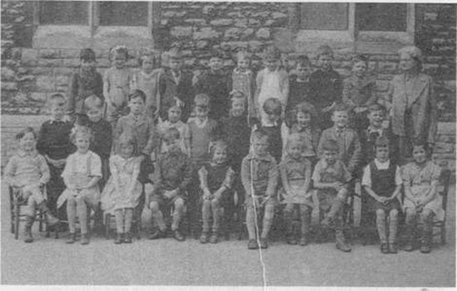 Junior Class with Miss Colborne, 1946.