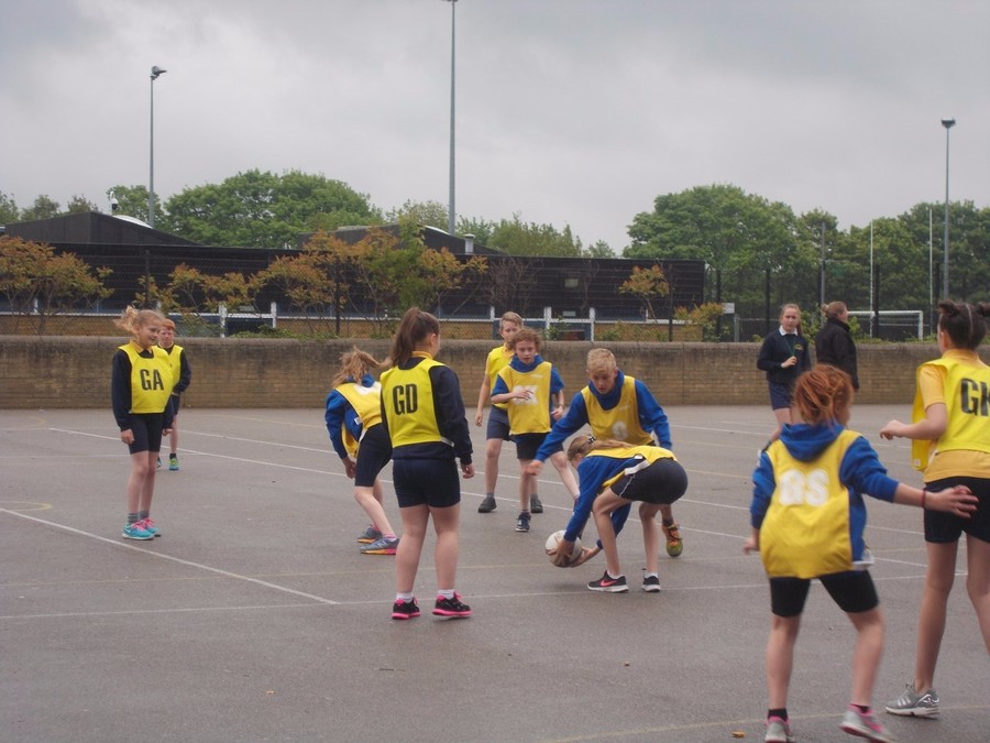 Owls Hi-5 at Hadleigh High School - May 2017