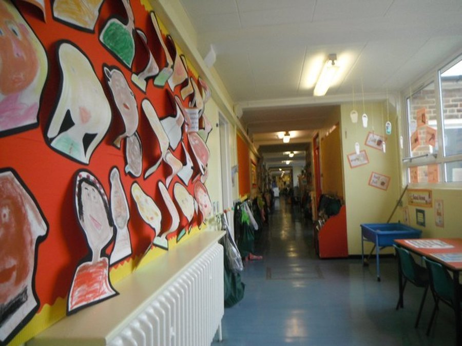 Year 2 Corridor. This is where you will find Sparrowhawks, Kestrels and Tawny Owls classrooms.